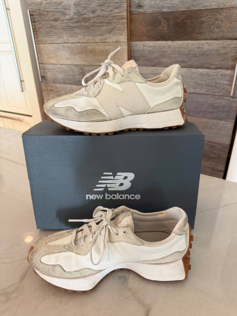 Women's New Balance 327 White Size 8.5